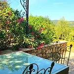 Flora Vue Panoramique 4 Bedrooms Vakantiehuis