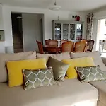 Flora Vue Panoramique 4 Bedrooms Vakantiehuis *